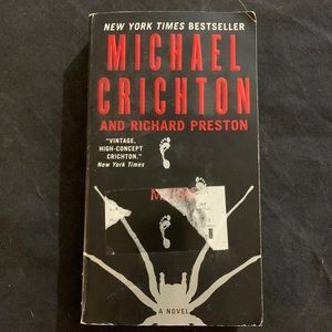 MICRO a Novel by Michael Crichton and Richard Preston - Paperback